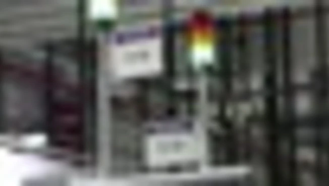 Nel magazzino Amazon dove robot e AI prevedono il regalo di Natale