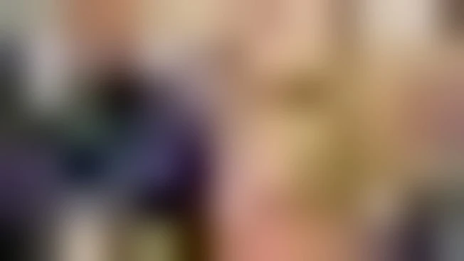 1049x576