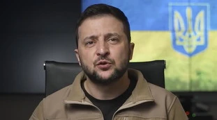 Volodymyr Zelensky vivo per miracolo: "Hanno spento le luci. E poi...". Blitz russo, la rivelazione del premier