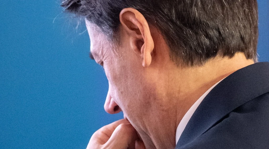 Giuseppe Conte apre la crisi: "Autunno caldo", profezia o minaccia?