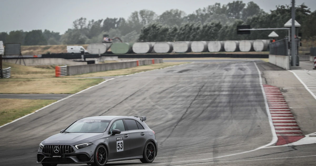 Mercedes AMG Driving Academy: vivere un giorno da pilota sul circuito "Tazio Nuvolari"