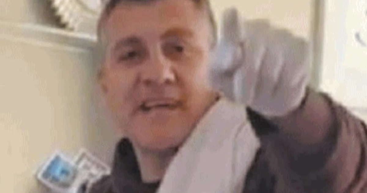 Bobo Vieri, casalingo disperato: lo strepitoso video nei giorni del coronavirus
