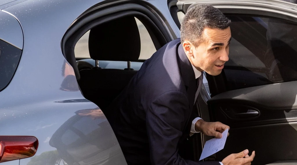 Maurizio Gasparri, il siluro che travolge Di Maio: "Qualche mese fa in Qatar..."