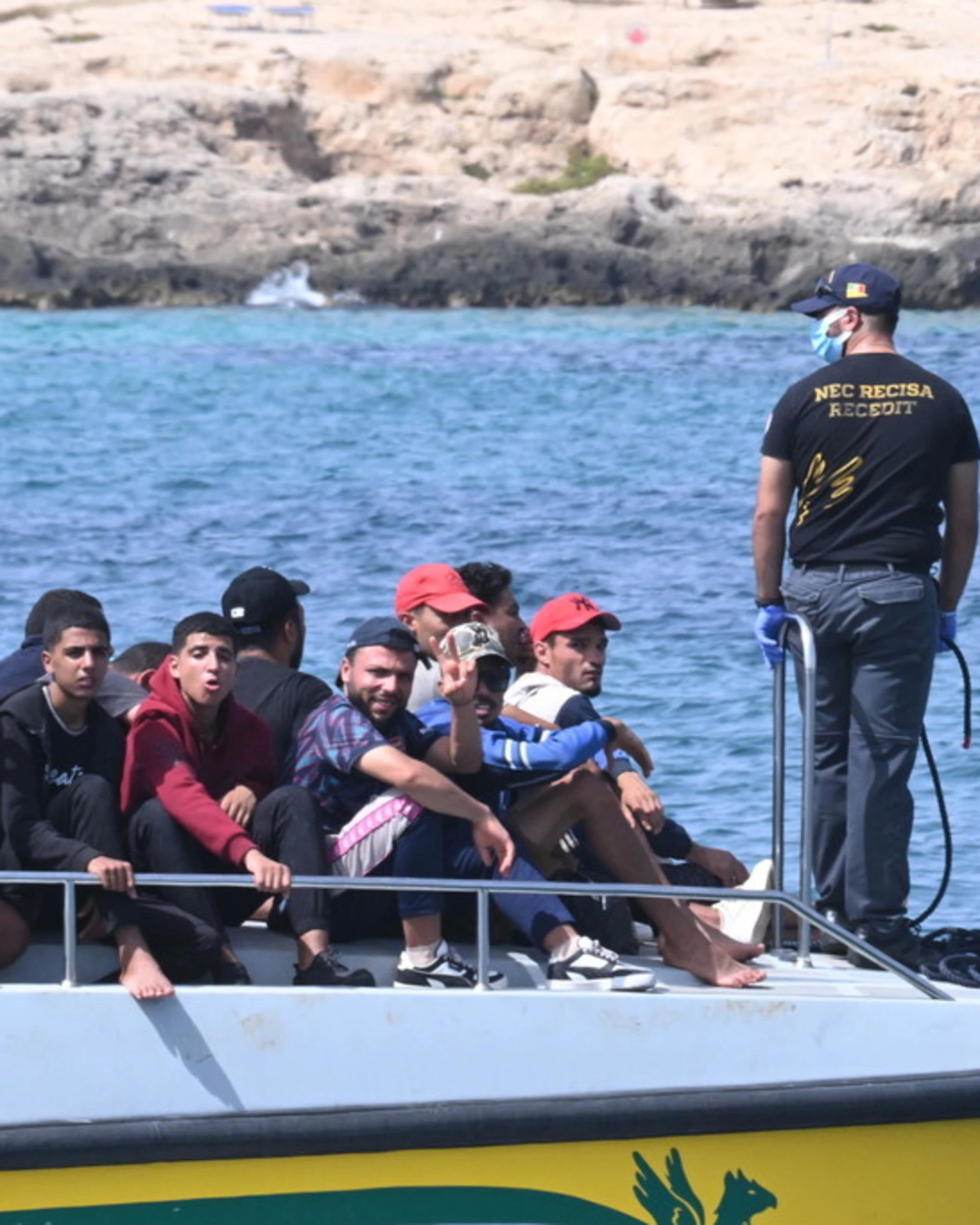 Immigrazione, sbarco a Pantelleria: arrestati quattro scafisti