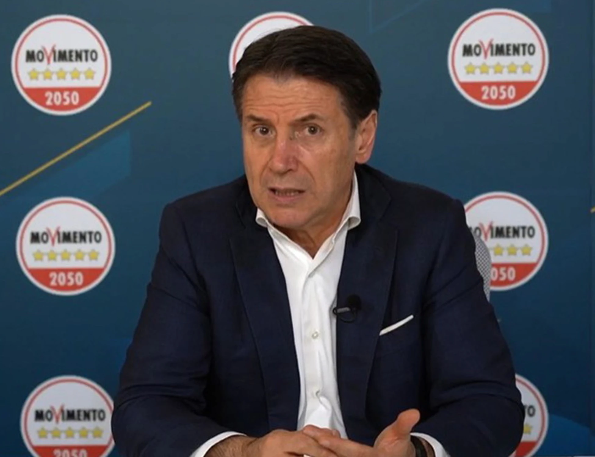 Giuseppe Conte si "vende" alla Cina: la clamorosa intervista a Bloomberg