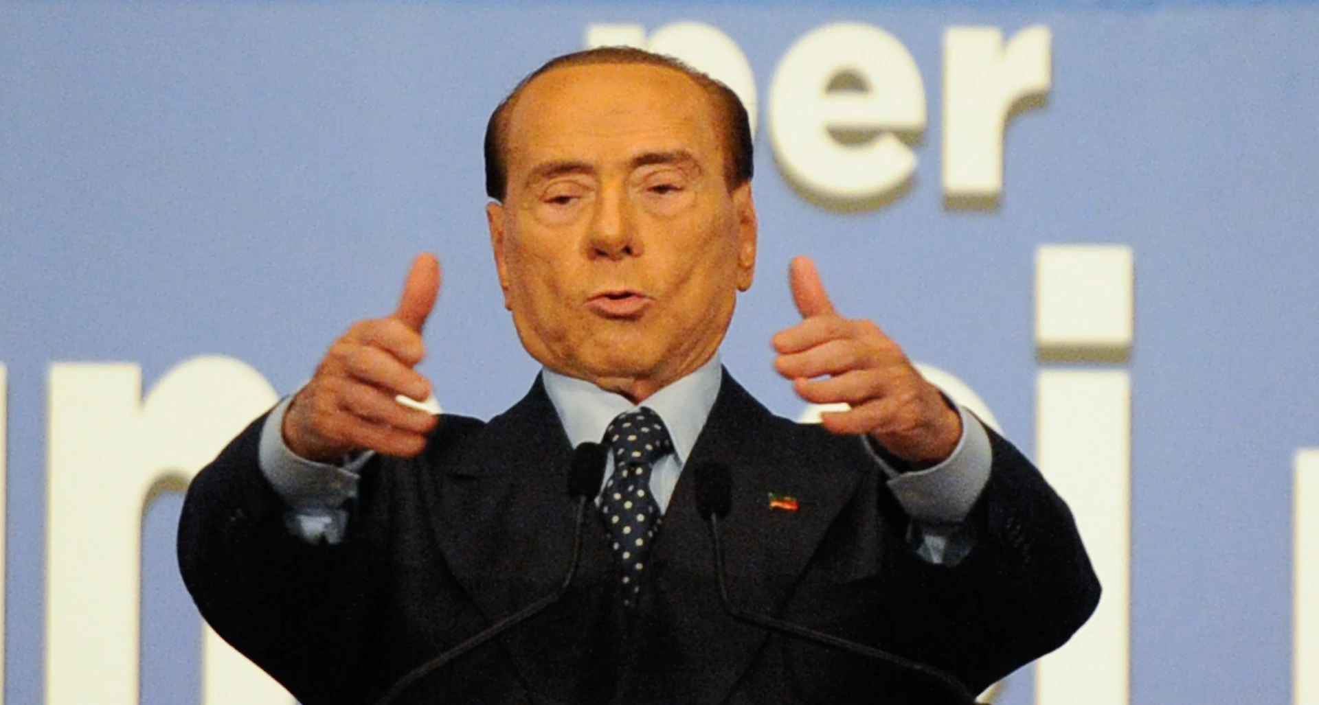 Silvio Berlusconi, il pericolosissimo piano segreto: sostenere Pietro Grasso per far fuori Matteo Renzi