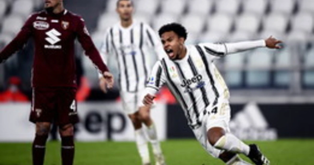 La Juventus si presenta solo alla fine e ribalta il derby: il Torino di Giampaolo è davvero poca cosa