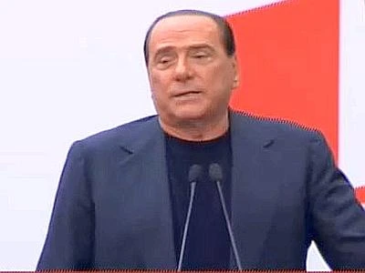 Sit-in Pdl a Roma per Berlusconi Il Cavaliere: "Io sono innocente"