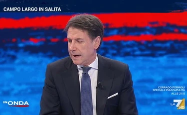 In Onda, Giuseppe Conte umiliato in tre secondi: "Un pensiero magico"