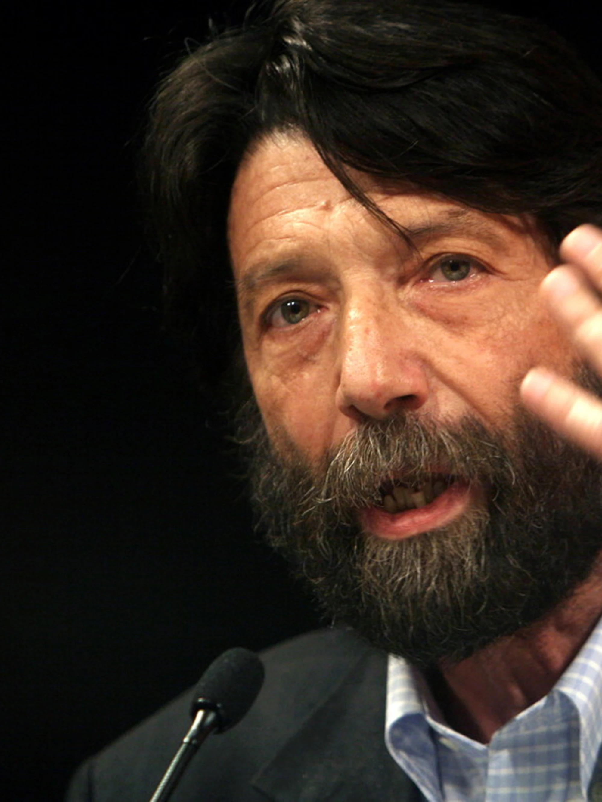 Ventotene, Massimo Cacciari stronca il Pd: "Ignoranti, cervello all'ammasso"