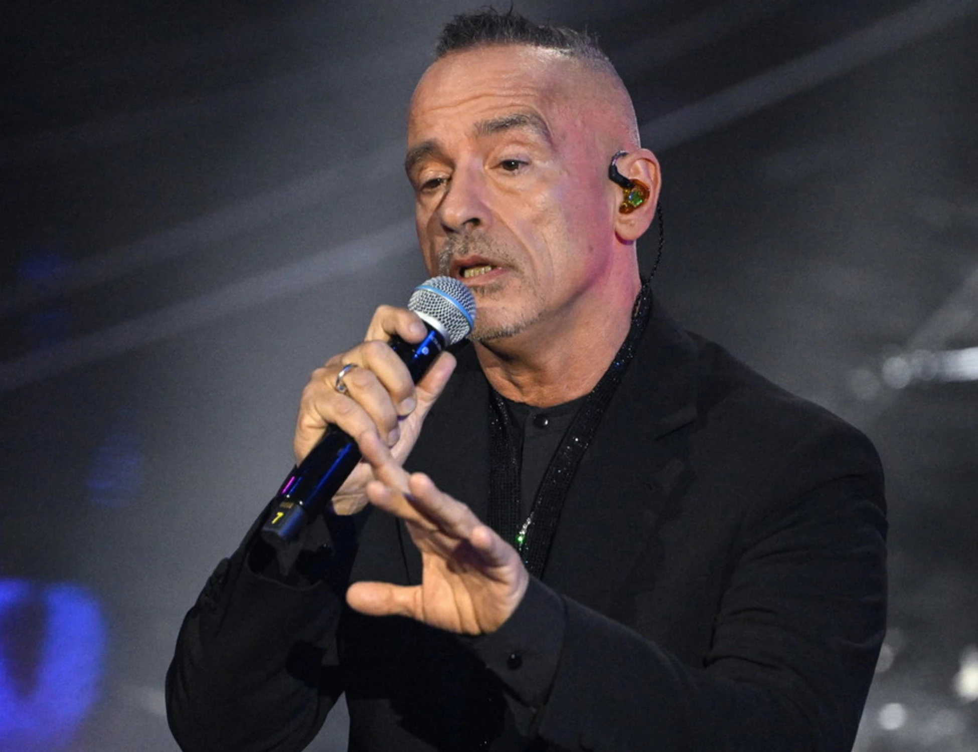 Eros Ramazzotti, ecco il nuovo singolo: in pista dopo tre anni