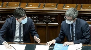 Covid, la tassa di Speranza e Orlando che può rovinare gli italiani