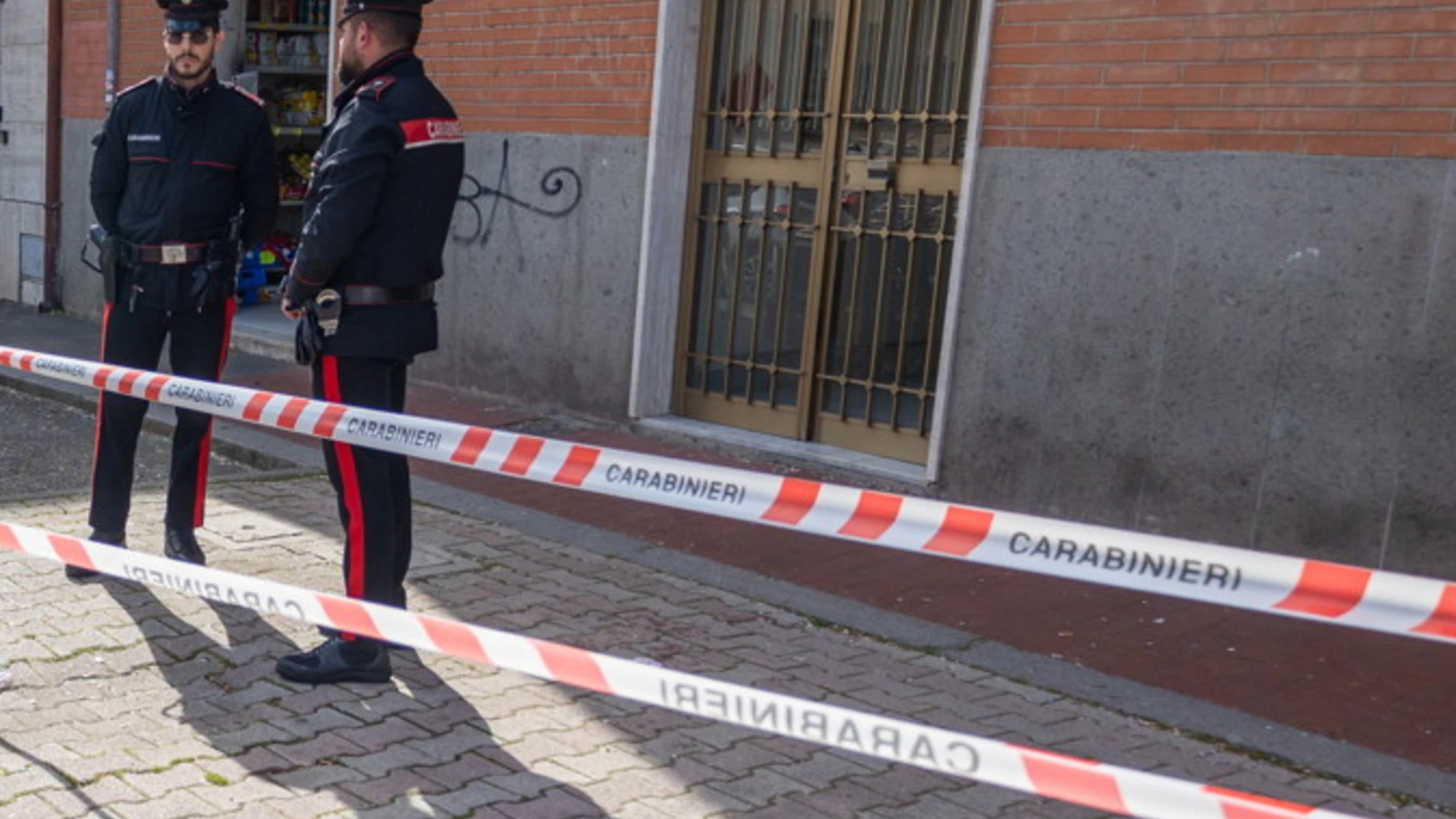 Torino, 21enne marocchino semina il panico e accoltella una donna