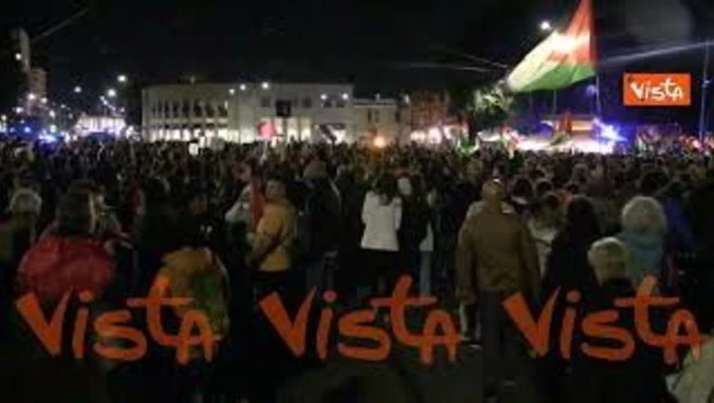 https://media.liberoquotidiano.it/Rd-xFYpJ-yg-aJFVfwyf0auMTrkwC0RGMW74yQsXAmo/width:800/quality:90/aW1hZ2VzLzIwMjUvMTAvMDIvMjEwMzIzMTU1LTZmN2E2NjRlLTEyMzQtNDhlNy05NWFmLTVkMWYxMjZmOTY0MS5qcGc.webp
