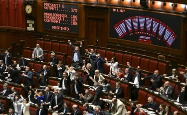 Legge elettorale, 31 franchi tiratori in maggioranza: Meloni studia le prossime mosse