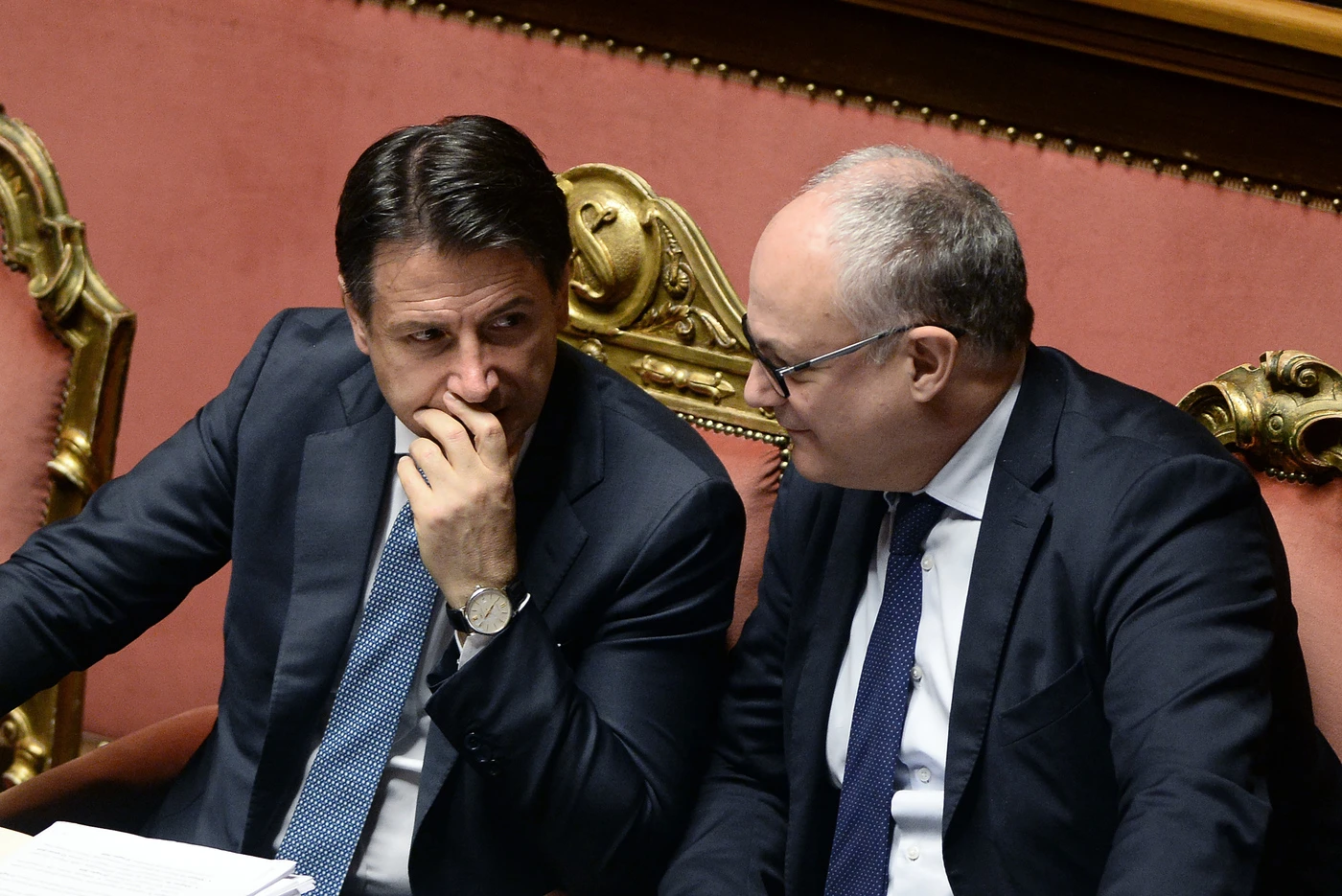 Conte e Gualtieri, retroscena terremoto: "Già pronto il decreto-paracadute in caso di crisi di governo"