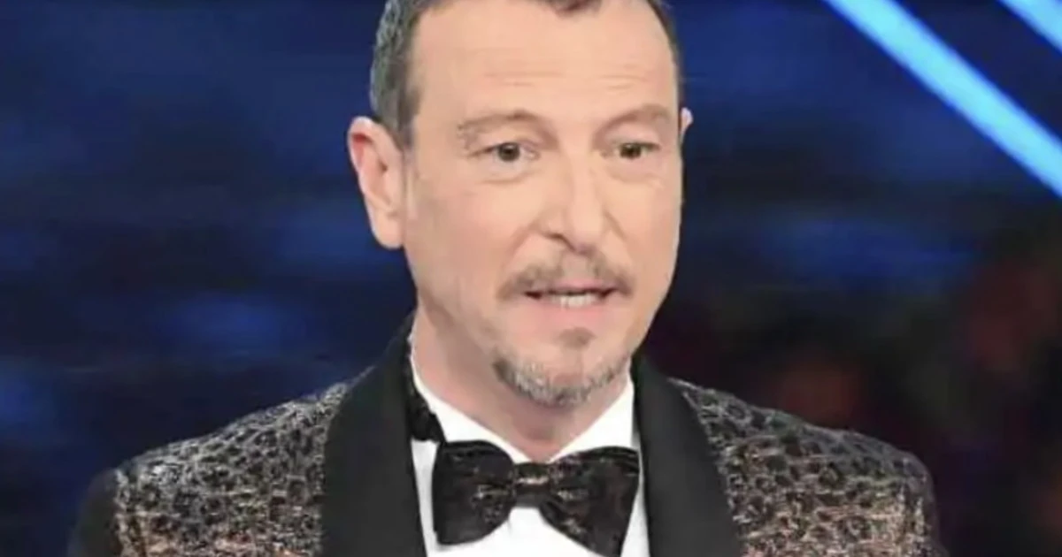 Arisa fuori controllo a Sanremo: "Devo chiedere a tua moglie", la battuta spinta che fa arrossire Amadeus