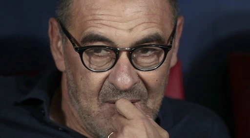 Lazio, ufficiale: Maurizio Sarri ha firmato. Sconcerto, lo annunciano con questa foto