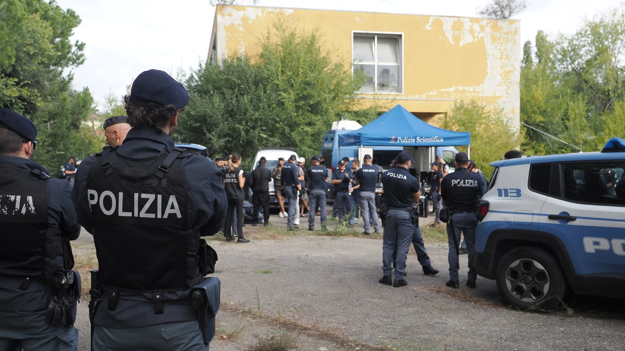 Maxi-blitz della Polizia contro l'immigrazione clandestina: l'ultimo scandalo