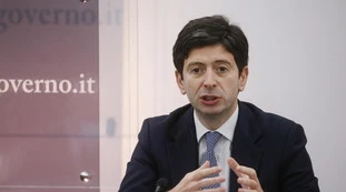 Variante Omicron, la resa di Roberto Speranza: "Perché fermarla sarà difficile", Italia travolta dalla mutazione?