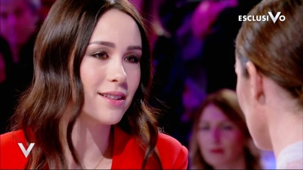 Verissimo, Aurora Ramazzotti e la minaccia dell'acido: "La mia vita stravolta, cosa non posso più fare"