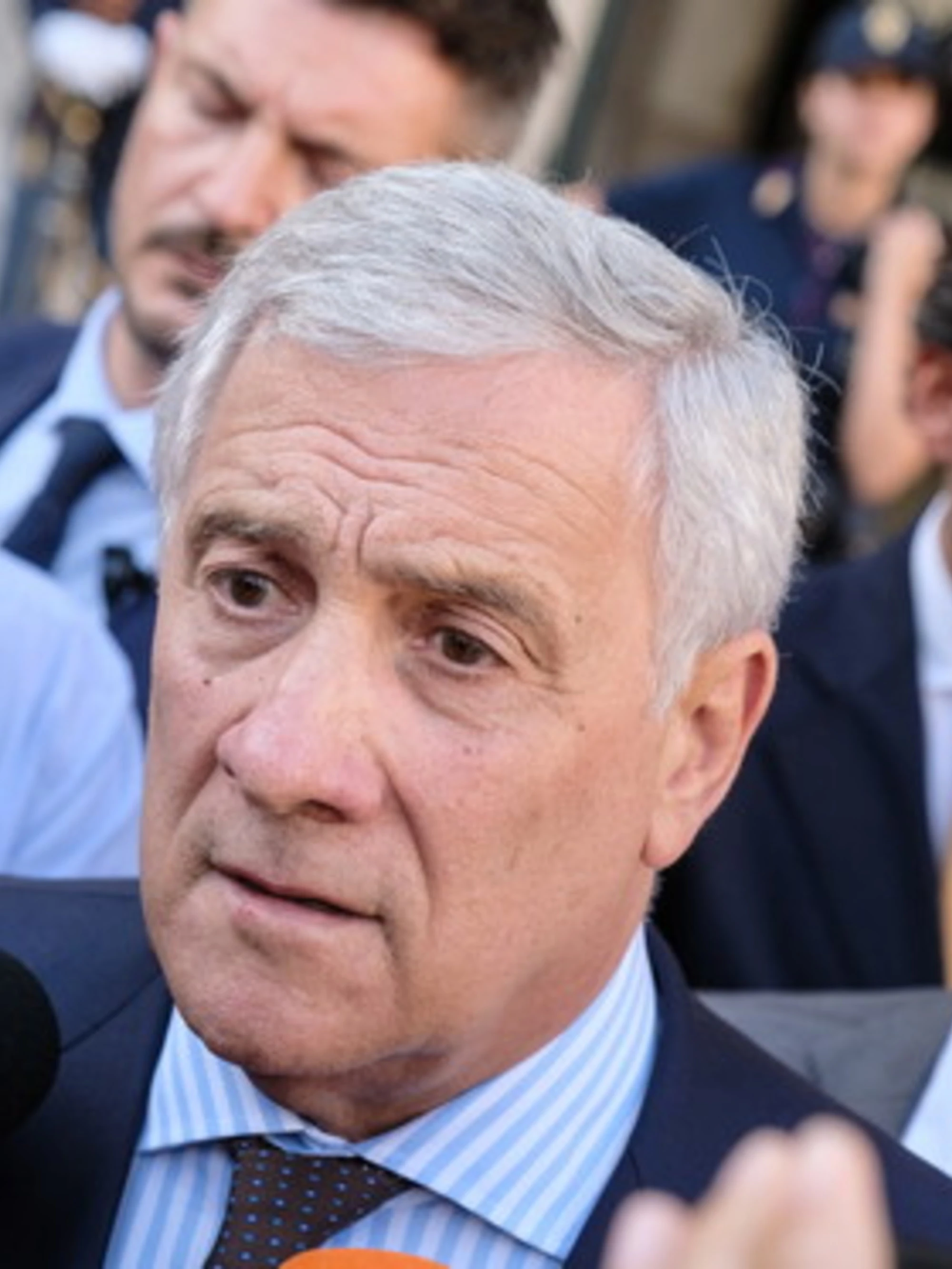 Antonio Tajani apre a Carlo Calenda: la mossa con "vista" sul voto