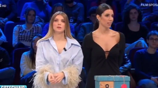 Affari Tuoi, telespettatori in rivolta contro Federica: "Bella e sc***a"