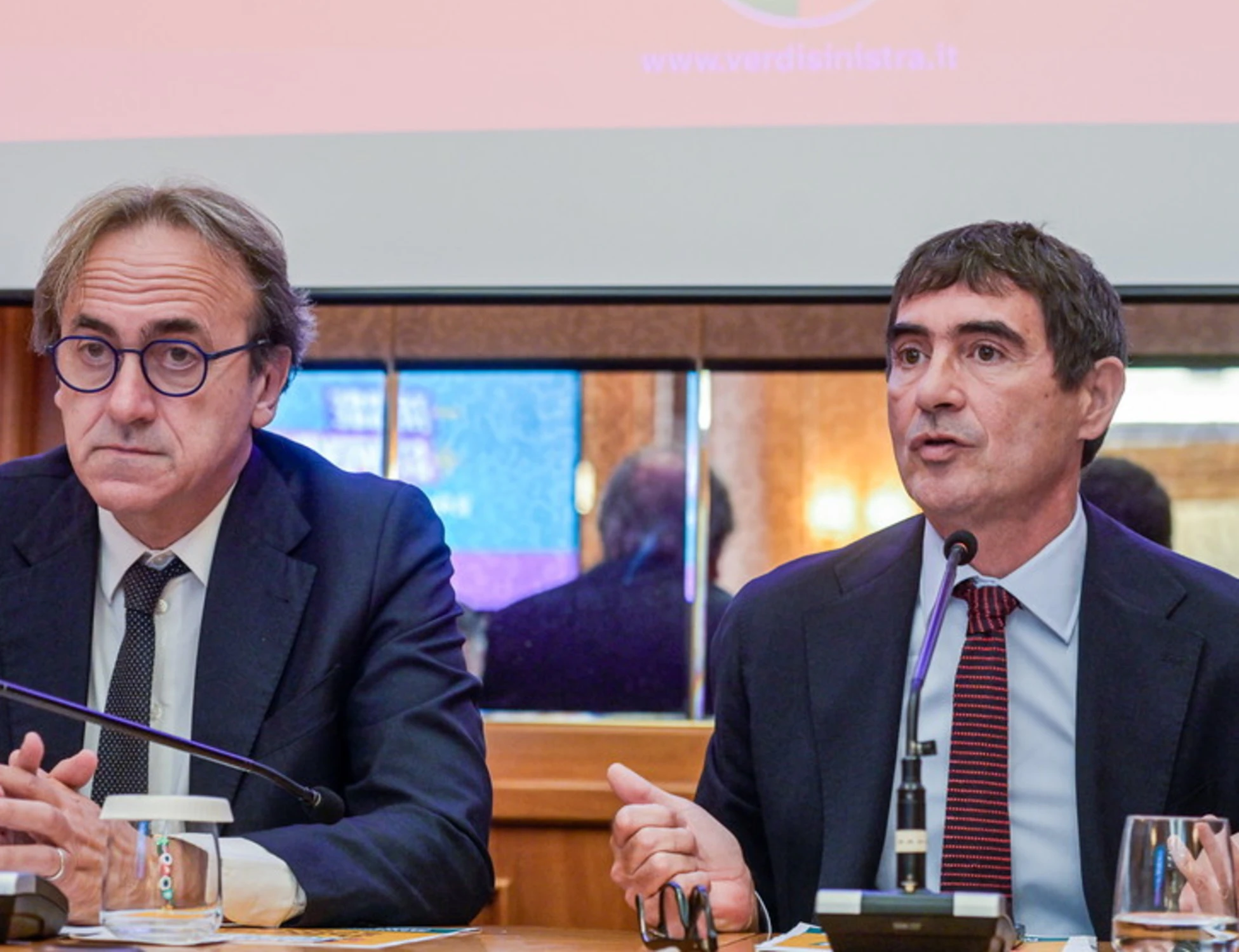 Le priorità di Avs: lavorare meno e farsi più canne
