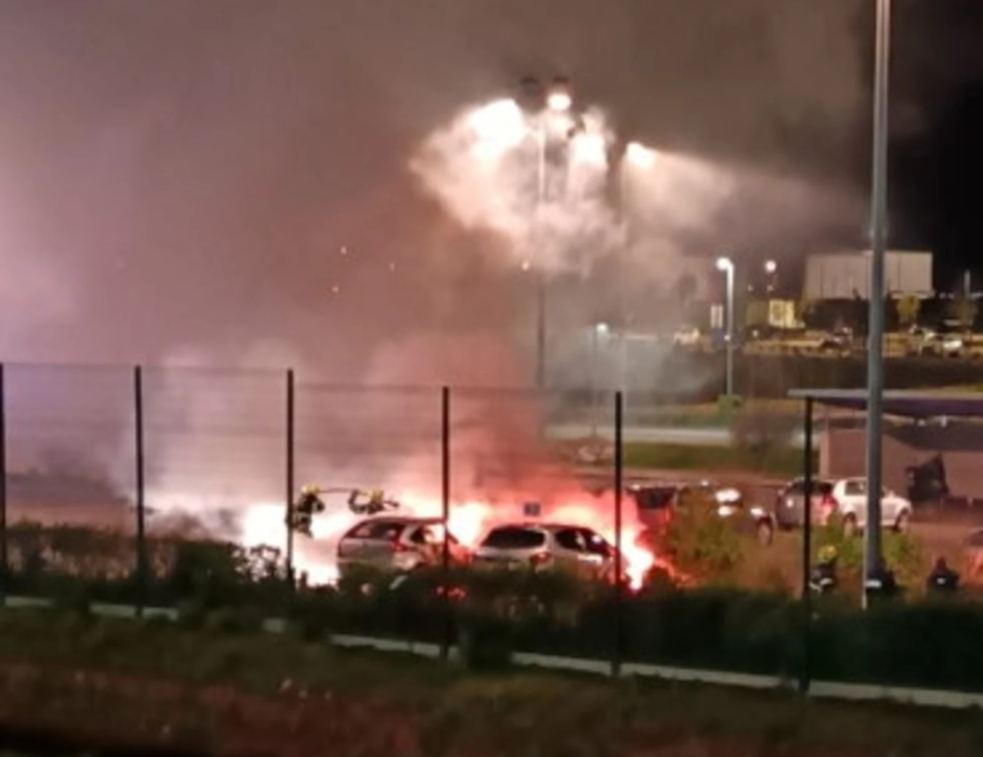 Francia, attacchi coordinati alle carceri: il Paese nel caos