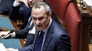 Enrico Costa, l'indiscrezione: "Può entrare in Forza Italia", la rottura con Calenda