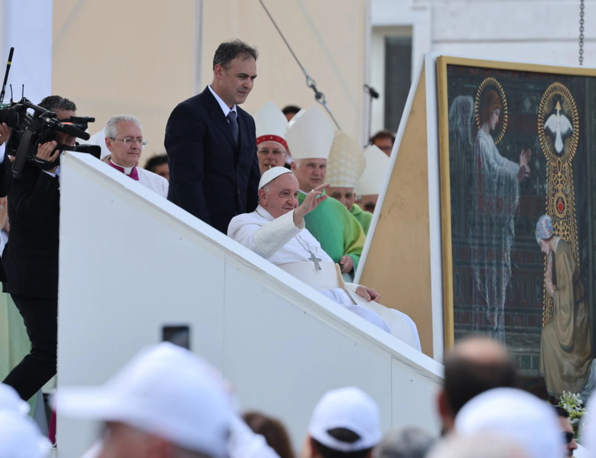 Isis, giallo sull'attentato per uccidere Papa Francesco. La Polizia: "Non sono emersi elementi"