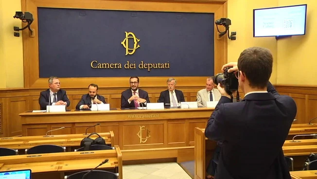 Science Calling, alla Camera il podcast che avvicina i cittadini alla ricerca
