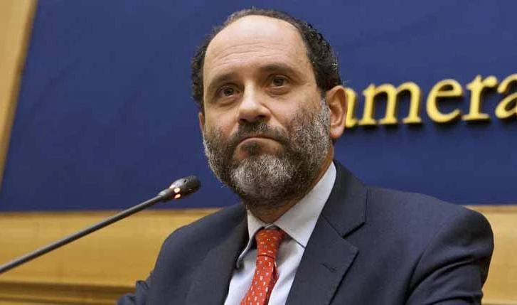 La letterina di Facci ad Ingroia:"Ma ci prende tutti per scemi?"