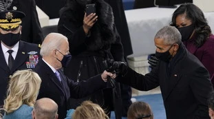 Afghanistan, Barack Obama scomparso. "Silenzio imbarazzante" e clamoroso sospetto: è la fine di Joe Biden