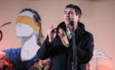 Giorgia Meloni da Fedez, Nicola Fratoianni farnetica: "I giovani ti sgamano"