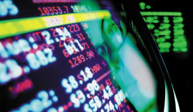 Manovra, in arrivo la lettera Ue per chiarimenti. Intanto lo spread raggiunge i 320 punti