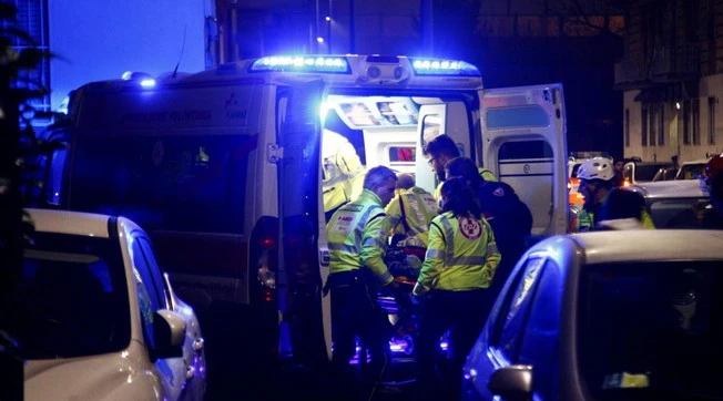 Napoli, 15enne travolta e uccisa mentre attraversava la strada: guidatore sotto choc, "non vi è traccia di frenata"