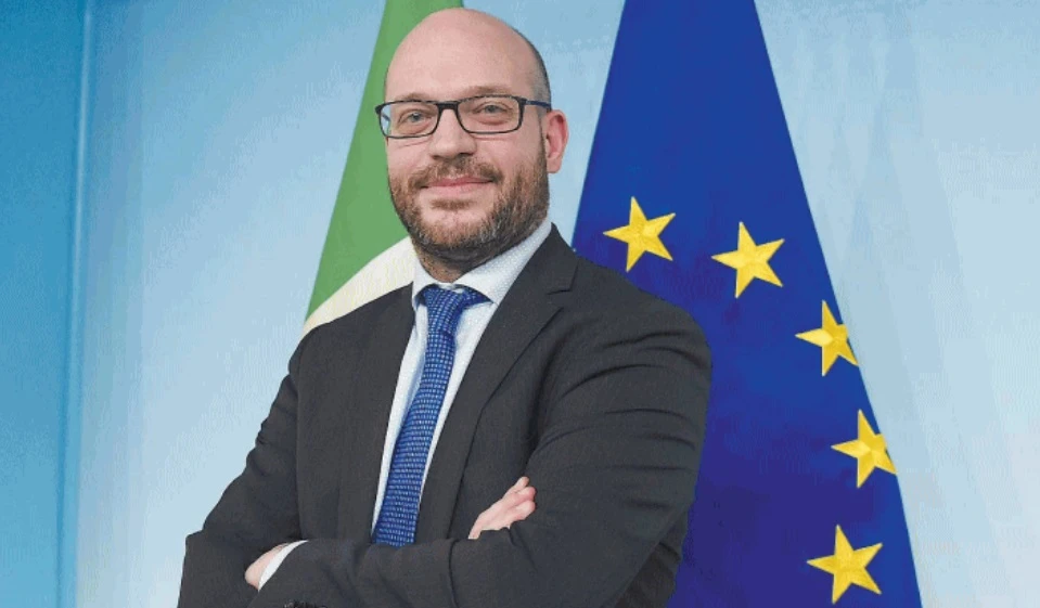Lorenzo Fontana: "Ora in Europa o si difende l'Italia o si muore"