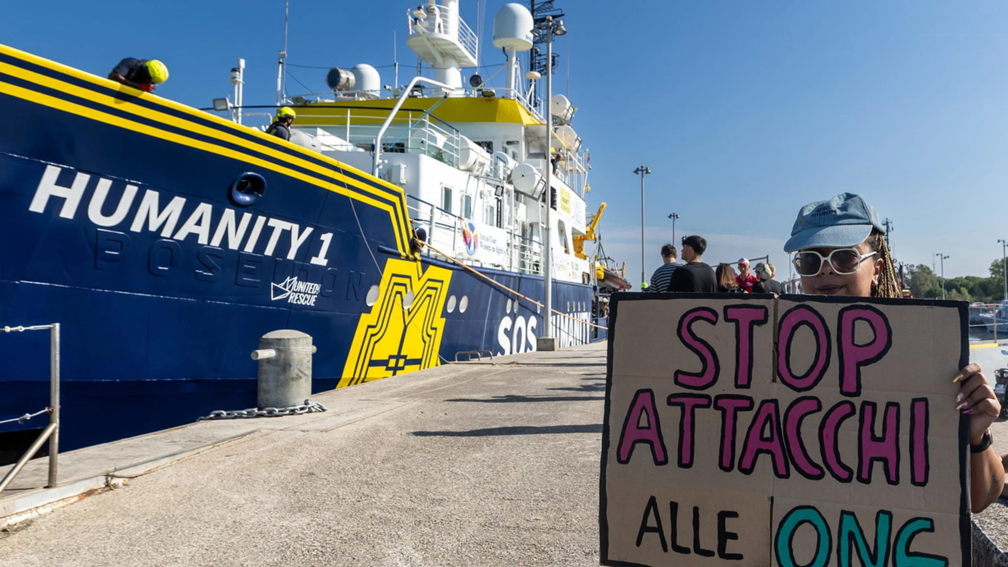Immigrazione, l'ong Sos Humanity attacca l'Italia: "Basta dibattiti patetici"