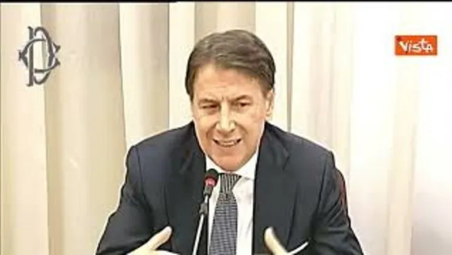 Covid, Conte: Nessuna selezione sugli anziani, la tutela della vita non ha limiti d'età