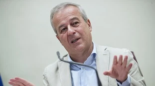 Coronavirus, Franco Locatelli (Cts) sulle fasce di rischio: "Nei dati di alcune Regioni una poco spiegabile distonia"