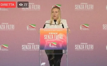 Giorgia Meloni a Fenix contro la sinistra: "Voi non siete burattini, fieri di non essere come loro"