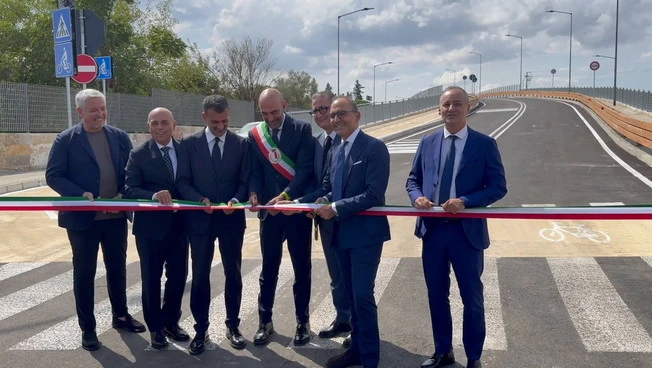 Inaugurato sovrappasso di Santa Caterina a Bari, Decaro "Aumenta sicurezza"