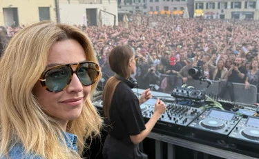 Silvia Salis in consolle? Massacrata sui social: 