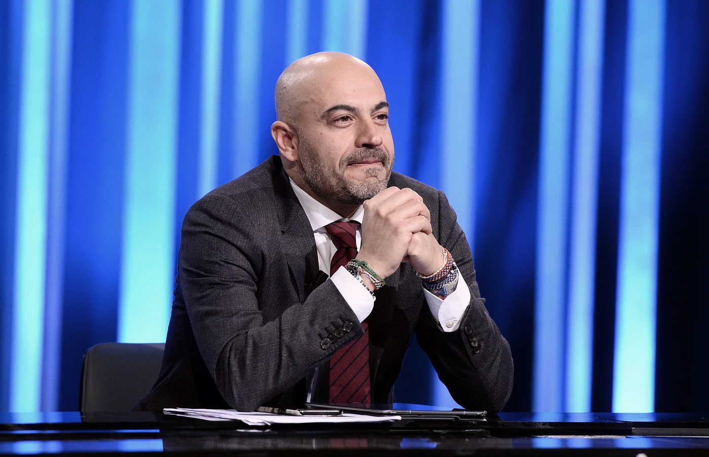 Gianluigi Paragone smaschera Luigi Di Maio: "Suo l'ordine di uscire al discorso di Giuseppe Conte"