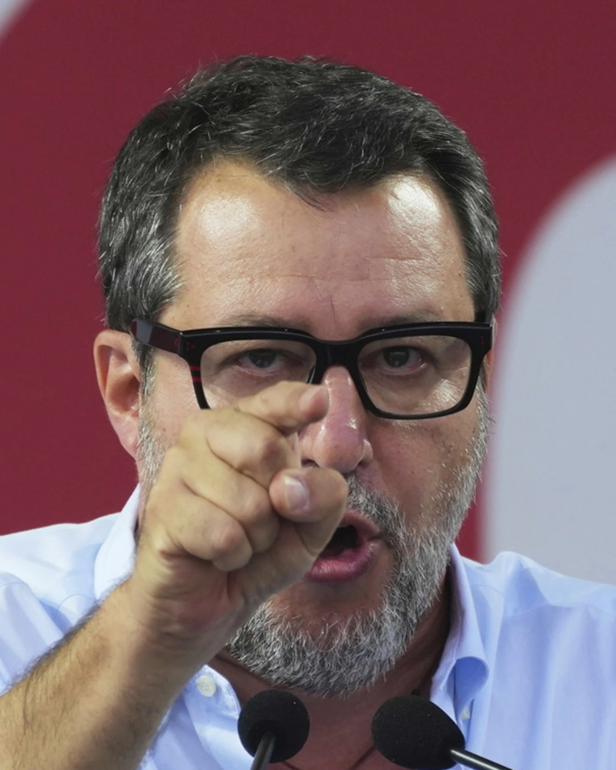Pontida, Salvini blinda la Lega e smonta le polemiche sinistre