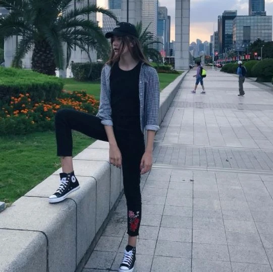 Modella 14enne russa morta di fatica? No, è stata uccisa