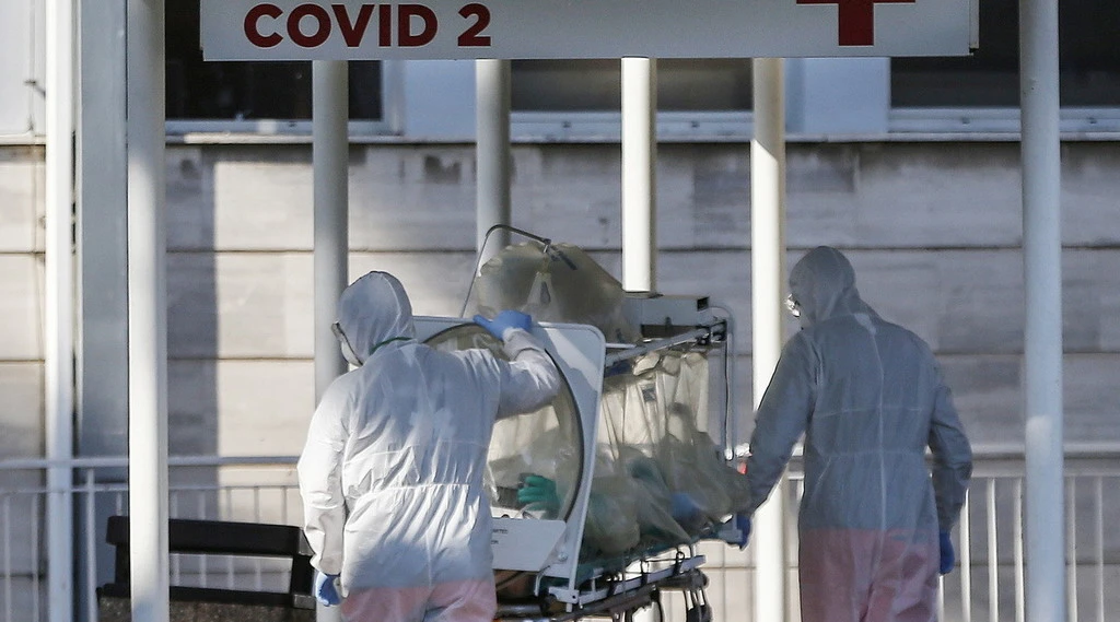 Coronavirus, bollettino 17 ottobre: record di contagi, 47 morti. Salgono i ricoveri: siamo ufficialmente in "fascia gialla"