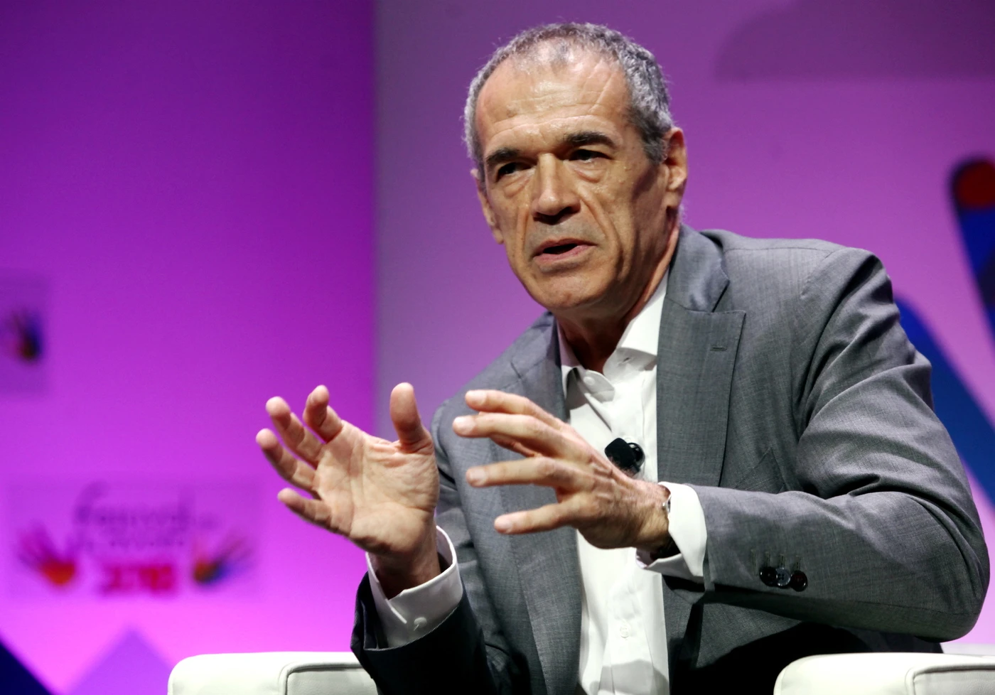 Carlo Cottarelli sul Mes: "L'Europa presta denaro ai Paesi in difficoltà portandoli a una crisi profonda"