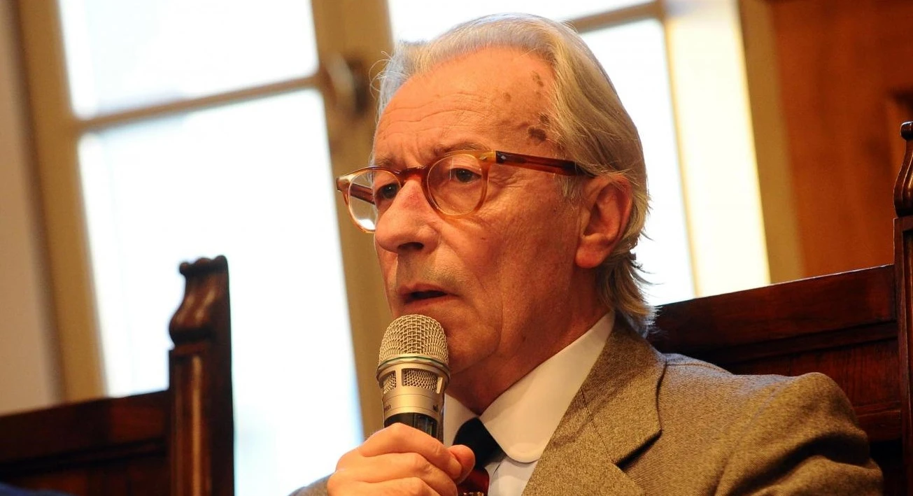 Vittorio Feltri contro le 124 attrici del manifesto contro l'uomo potente: "Ma chi ha il coraggio di sfiorarvi?"